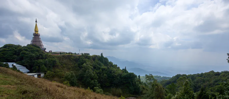 Pagoda ja maisema