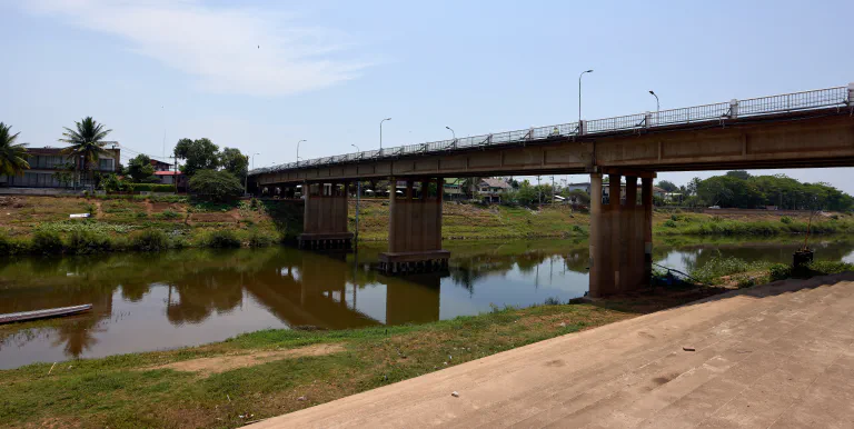 Silta joella